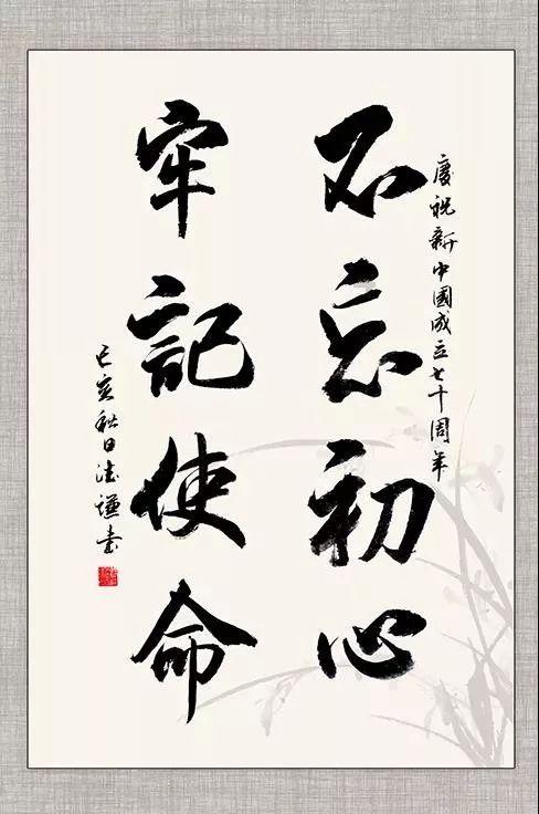 沙滩游玩的女孩们